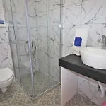 Feine Mitten Im Zentrum Kusadasi